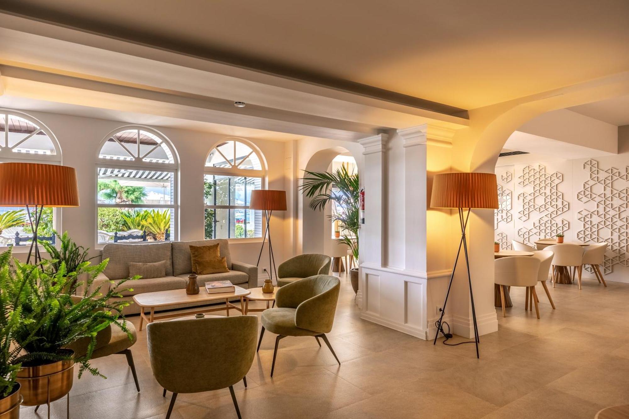 Hotel Illa D'Or & Club Apts 4* Sup ポルト・ダ・ポリェンサ エクステリア 写真